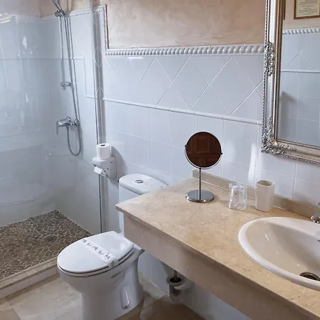Hotel Sindhura 3*