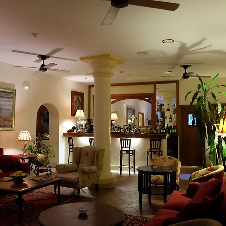 Hotel Sindhura 3*